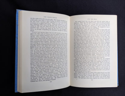 page 160 and 161 in a First Edition copy of The White Witch 1958 by Elizabeth Goudge published in London by Hodder & Stoughton