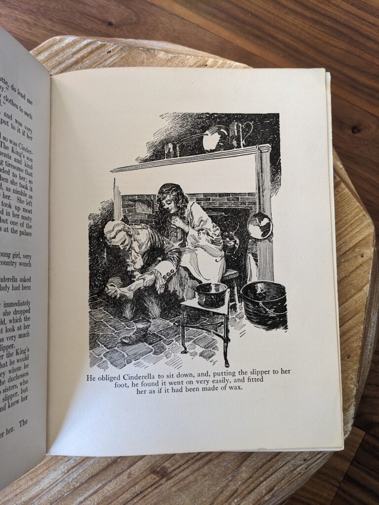 illustration of Cinderella by Frank Godwin - 1921 The Blue Fairy Book edited by Andrew Lang - First Edition published by David McKay Company