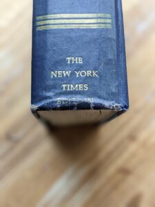 bottom edge of binding - 1964 REPORT OF THE WARREN COMMISSION - The Assassination of President Kennedy published by Bantam Books Inc. - The New York Times Company