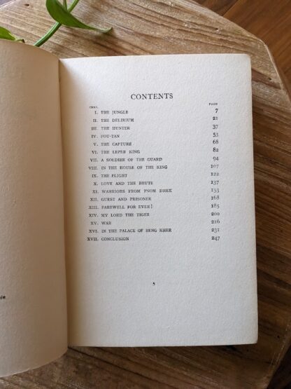 Contents page - 1933 Jungle Girl by Edgar Rice Burroughs - Odhams Press Limited