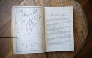 Chapter 1 - 1954 Gods, Graves and Scholars by C.W. Ceram Scarce Readers Union Edition