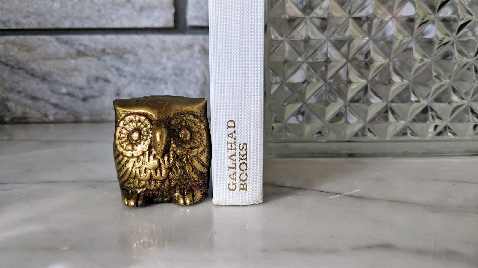 Foot of spine - 1973 Wild Flowers – First Edition Featuring Redouté & Besler Illustrations - Published by Galahad Books