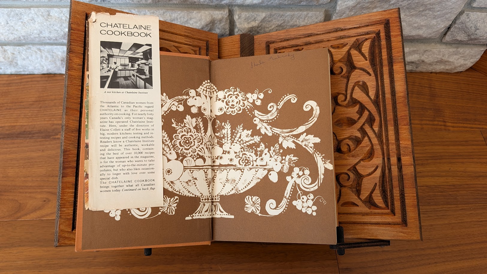 front pastedown and endpaper - 1969 Chatelaine Cookbook - The Definitive Canadian Cookbook